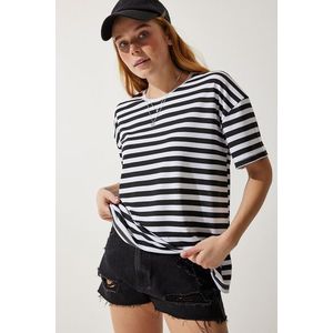 Happiness İstanbul Women's Black Crew Neck Striped Oversize Knitted T-Shirt obraz