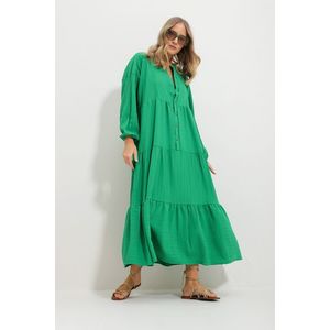 Trend Alaçatı Stili Women's Green Crew Neck Self Textured Maxi Length Dress obraz