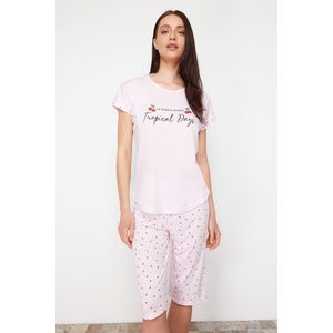 Trendyol Pink Cherry Patterned Slogan Printed Capri Knitted Pajamas Set obraz
