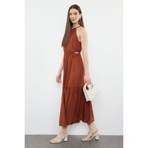 Trendyol Brown A-line Cut Out Detailed Viscose Midi Woven Dress obraz