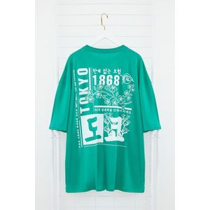 Trendyol Plus Size Green Oversize/Wide Cut Comfortable Far East Printed 100% Cotton T-Shirt obraz
