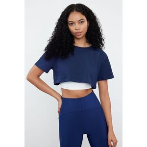 Trendyol Dark Navy Blue 2 Layer Reflective Print Detailed Crop Knitted Sports T-Shirt obraz
