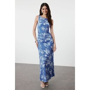 Trendyol Blue Floral Printed Shiny Surface Boat Kaya Fitted Flexible Knitted Pencil Dress obraz