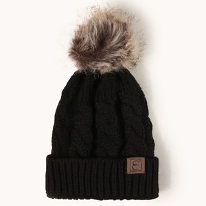 Pletená zimní čepice Barva: černá obraz