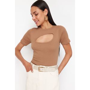Trendyol Brown Cut Out Detailed Fitted Crew Neck Crop Ribbed Stretchy Knitted Blouse obraz