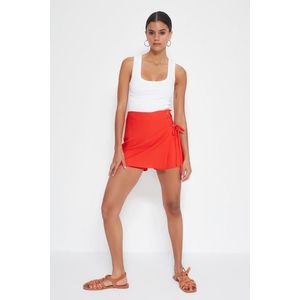 Trendyol Red Lace-Up and Eyelet Detail Woven Shorts Skirt obraz