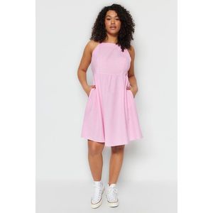 Trendyol Curve Pink Weave Halterneck Dress obraz