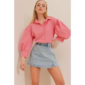 Trend Alaçatı Stili Women's Pink Basic Poplin Shirt with Balloon Sleeves and Concealed Pop-up obraz