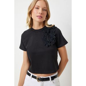 Happiness İstanbul Women's Black Floral Detailed Knitted T-Shirt obraz