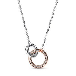 Pandora Stříbrný náhrdelník s bicolor přívěskem Rose Signature 382778C01-45 obraz