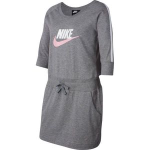 Nike - Šaty obraz